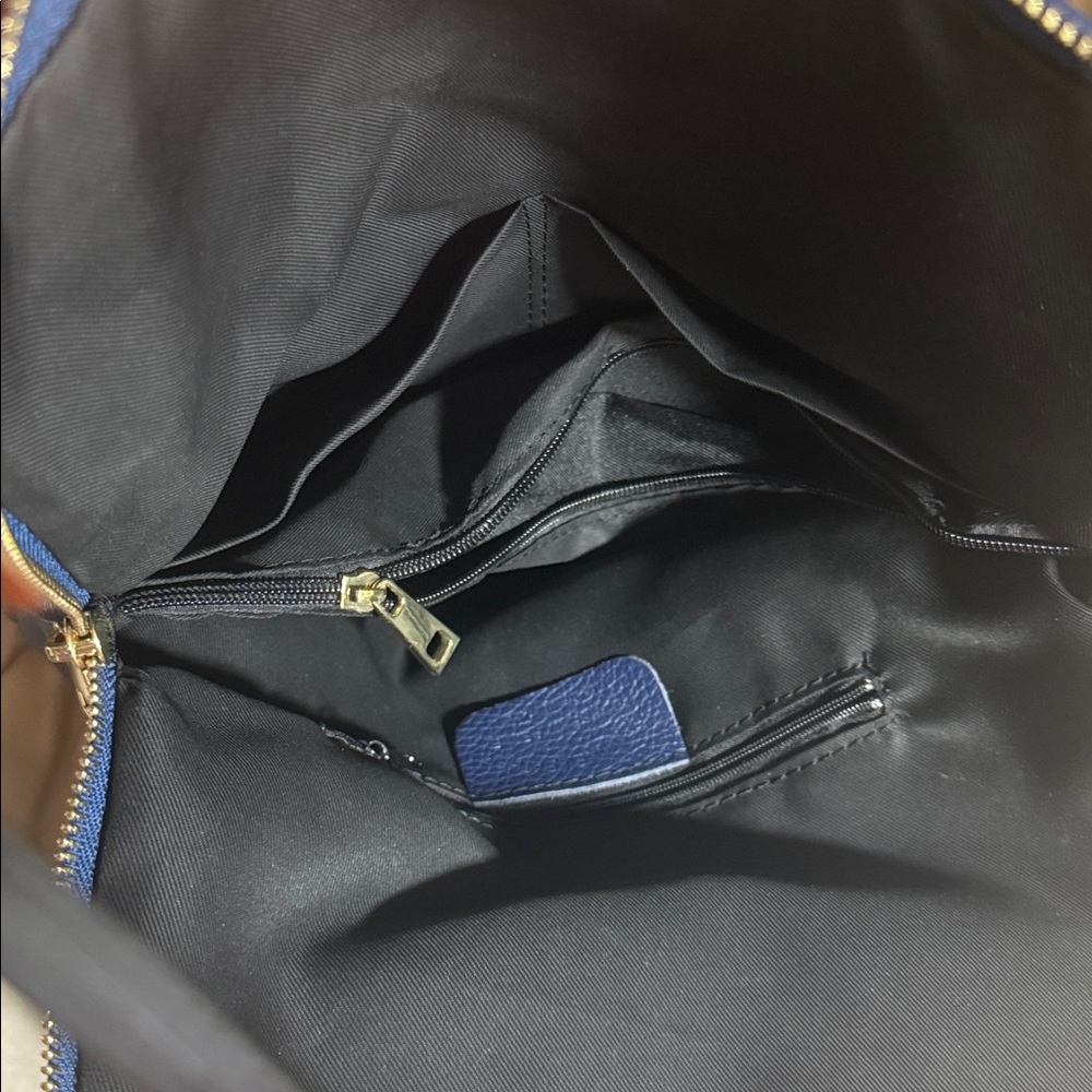 Vera Pelle Navy Leather Backpack/crossbody - Picture 7 of 8